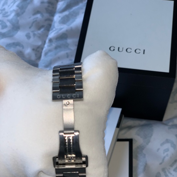 38 mm Gucci watch unisex main image 5